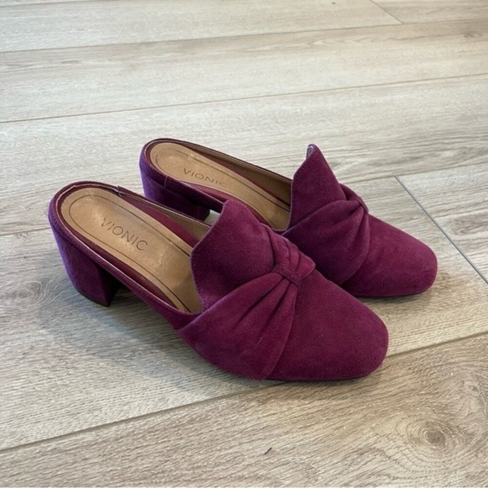 Vionic Women's Plum Suede Knot-Front Block Heel Mules